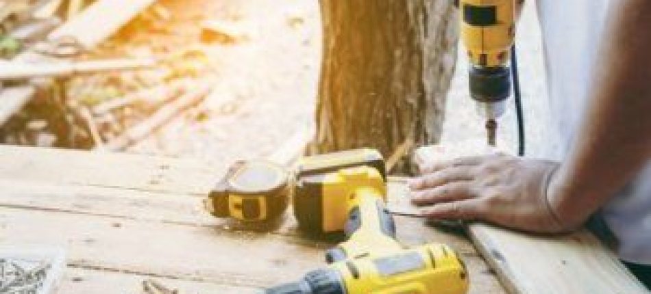 Travaux le weekend, qu’en dit la loi ? 