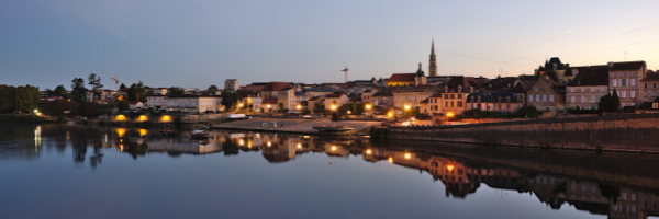 Ville de Bergerac la nuit